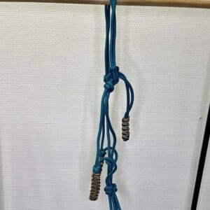 Licol éthologique bleu canard muserolle tressée taille poney