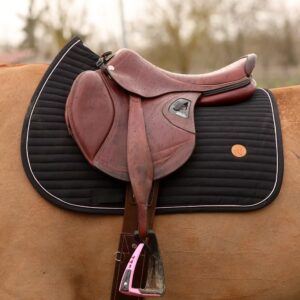 Tapis Horizon noir et rose - Kevin staut collection